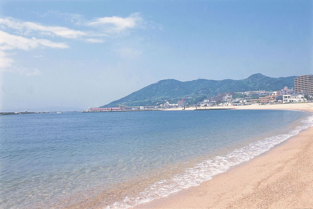 <h5>須磨海岸（神戸市）</h5>須磨では、砂浜から海、砂浜から山、山から海など、海岸を中心にさまざまな景色が楽しめます。